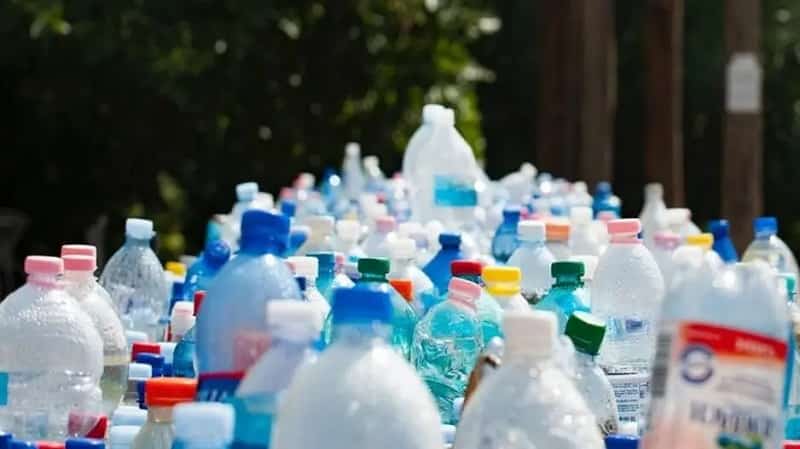 Sort-plastic-waste - PET-Bottles-recycled