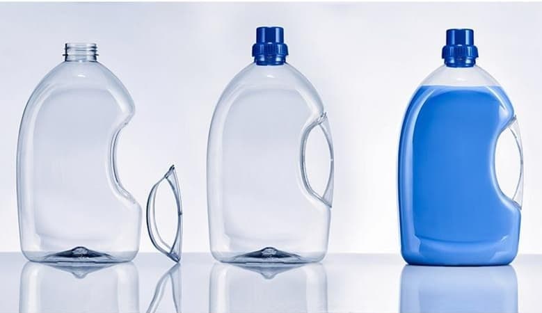 Greater stability with less material: KHS develops PET bottle with glued-in handle