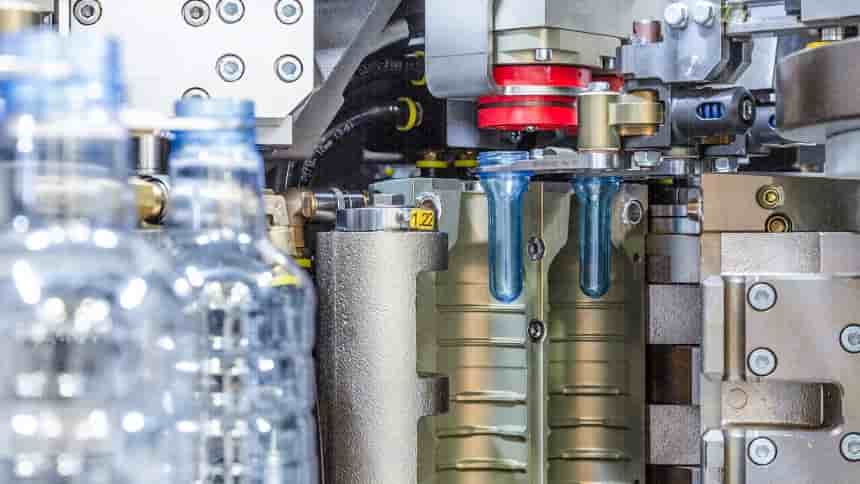 Choosing the right blow molding machine supplier: a comprehensive guide