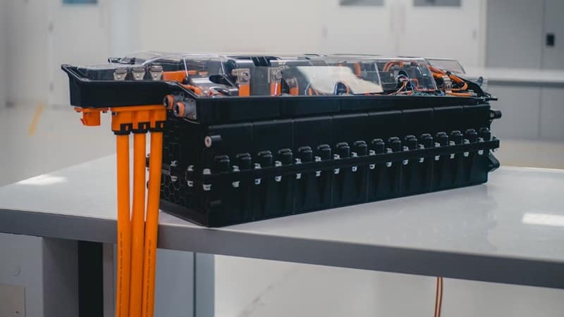Electric Cars Revolutionized: The VarEVolt Battery That Charges in 18 Seconds