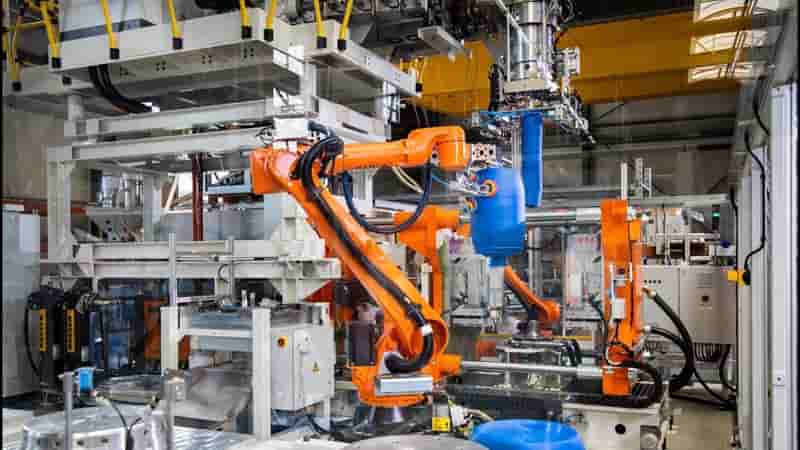 Artificial intelligence in plastics